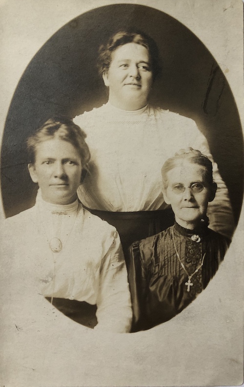 Anna Beine (Lizzie’s younger sister), Barbara Beine (my great grandmother, wife of August Beine), Christina Beine (Lizzie’s mother, my great great grandmother)